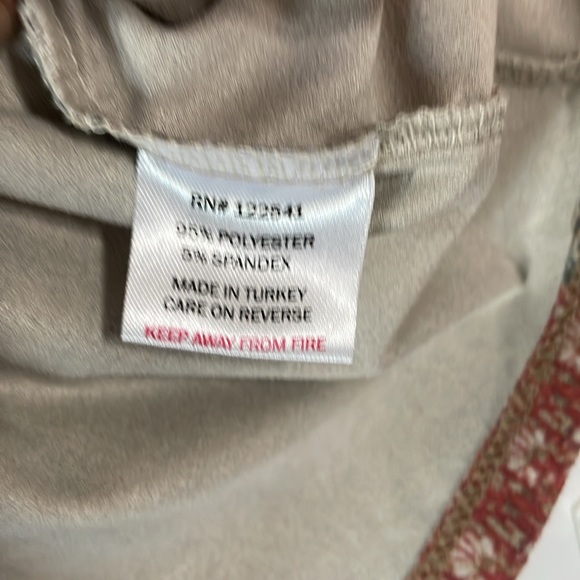 Mely - Picture 5 of 8